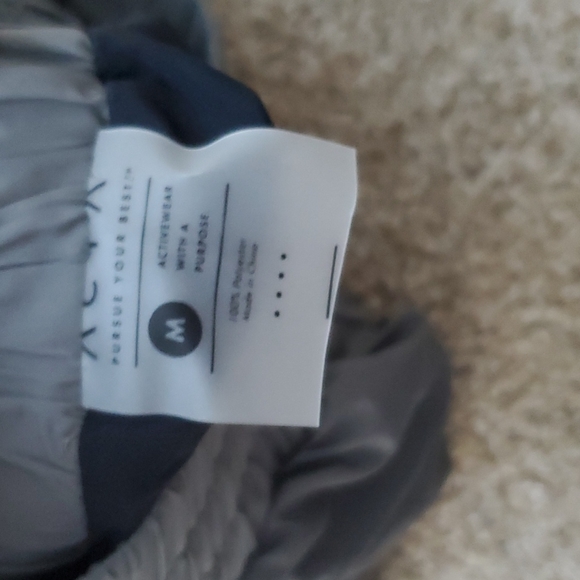 ACTA Highwaisted running shorts - Picture 5 of 8